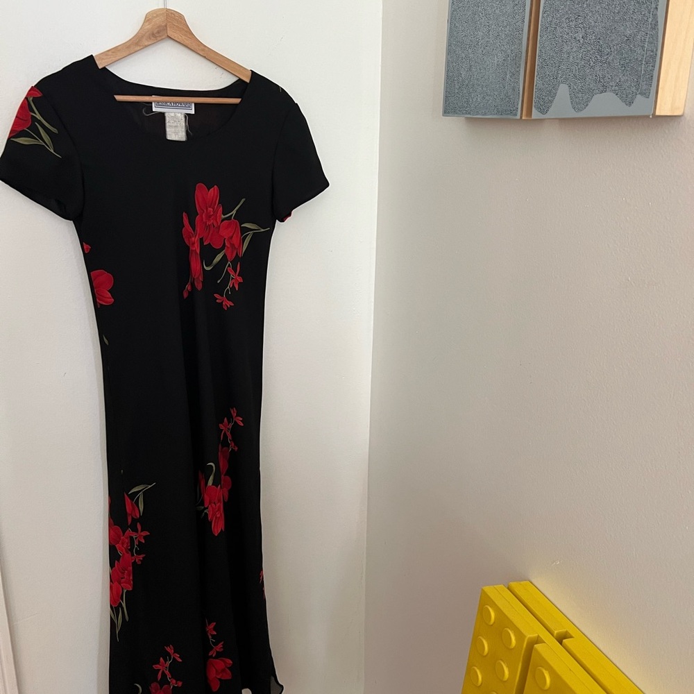 Y2K silk Jessica Howard Black and Red Ruffled Tiered Maxi Dress Red Flowers